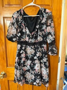 Black Floral V-Neck Long Sleeve Dress with Lace Waistband